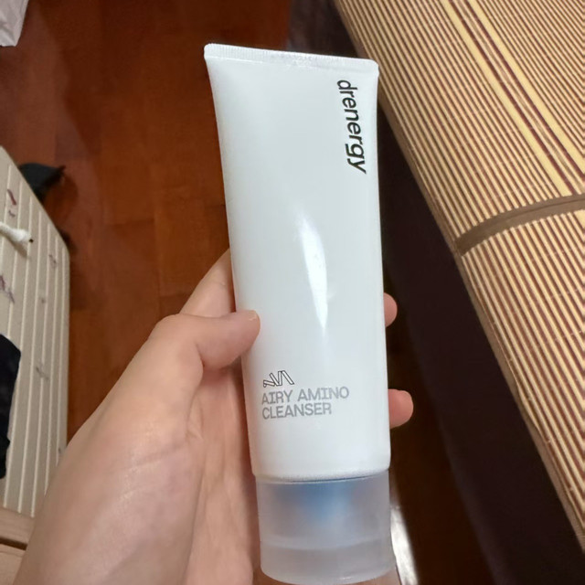 谁懂油敏肌洗脸的两难！洗太干净拔干泛红，洗不干净闷痘泛油光