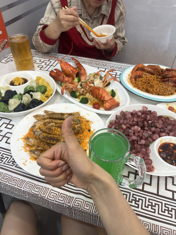 聚会餐饮