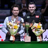 从亲手送他拿亚军到披上他的战袍，樊振东德甲首秀有多炸裂