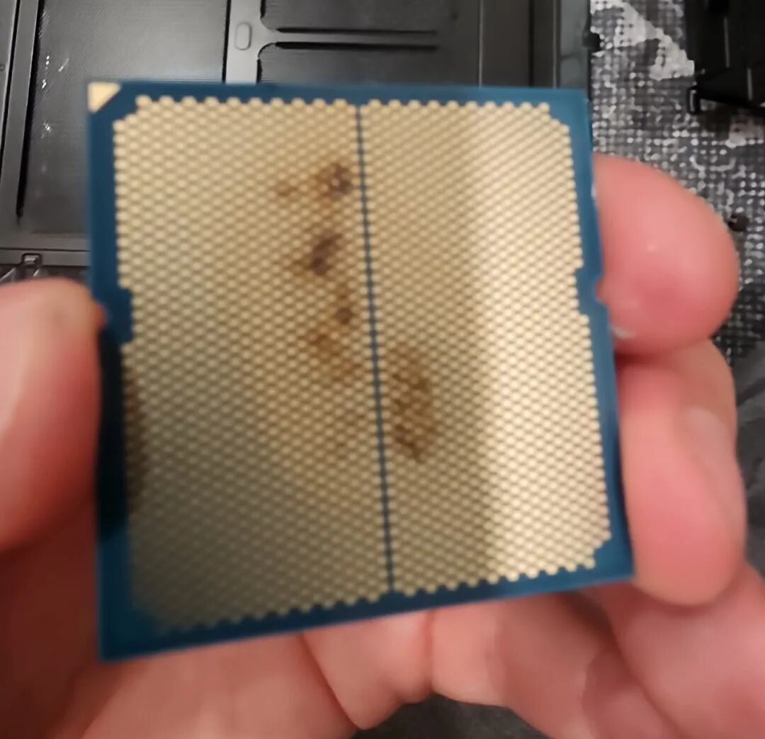 3年多了,锐龙7 7800X3D又双叒叕烧毁!