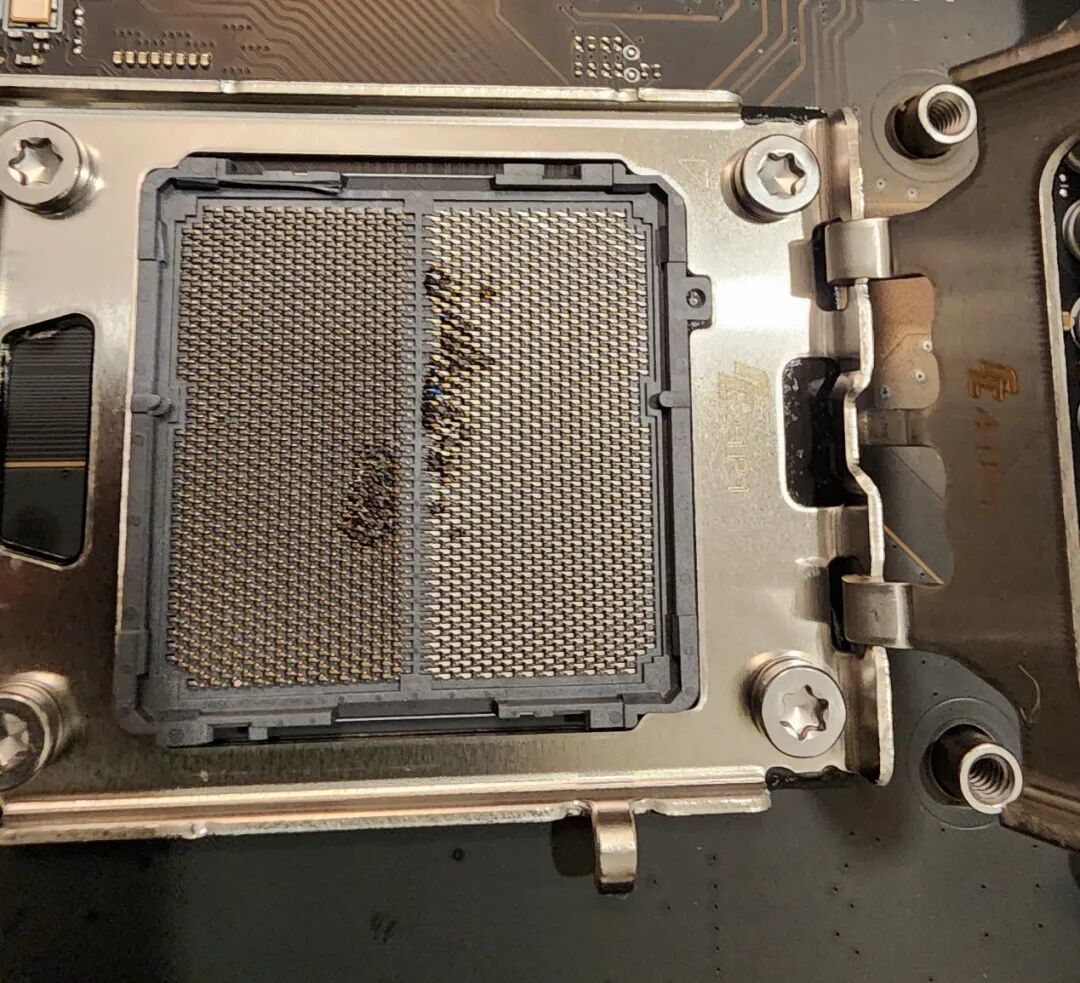 3年多了，锐龙7 7800X3D又双叒叕烧毁！