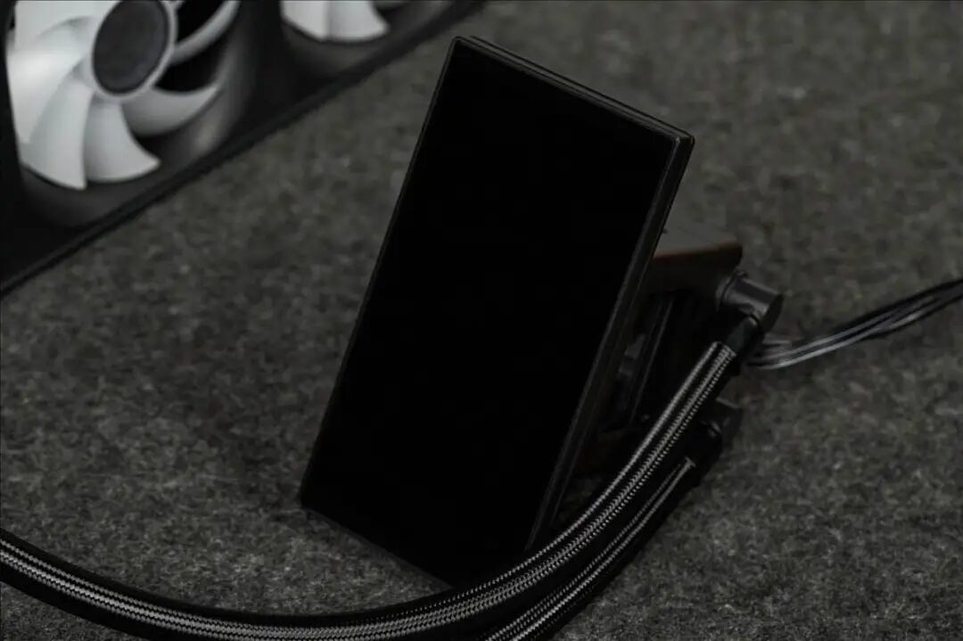先马S300一体式水冷散热器评测:充满细节的颜值型水冷