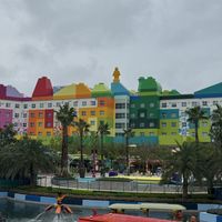 同去上海乐高乐园,一家排队80分钟,一家连刷8次花果山:我们在30多条真实反馈里找到了客流的真正规律