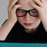 学生护眼叶黄素挑选思路｜网课、晚自习、备考各有侧重