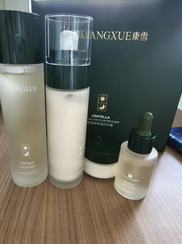康雪积雪草熬夜四件套好用好看