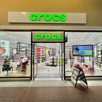 只卖出14双，二手半个月破发：瑞幸×Crocs联名遇冷，但冷的不是Crocs