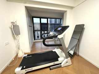 跑步机2499元买的，现在550元出：家庭健身器材一年一度的弃坑季来了