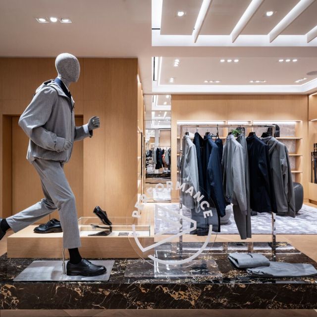Hugo Boss 拒绝 20 亿欧元收购、营收连降两季——但想捡漏 BOSS 的人，近年少见的一扇窗开了