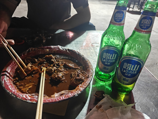 下班一瓶穷人乐，穷人也得开心一下