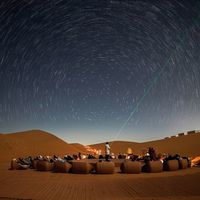 沙漠星空露营的价格拐点来了：暑假曾有一万一晚的房，如今879元套餐含门票接送