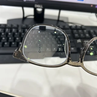 依视路防蓝光要多花240-500元：对完医学综述和拿货价表，我觉得大部分打工人这笔钱能省
