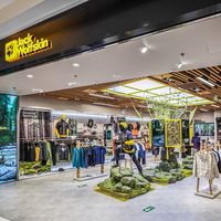 狼爪的中国门店从700家跌到只剩38家,如今又重回万象城、赛格开店:渠道大换血,买家该走哪条路