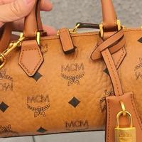 MCM八月价格乱象：同款包两个吊牌价，折扣到底按哪个算？