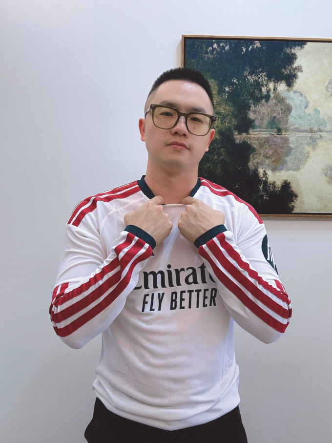 运动T恤