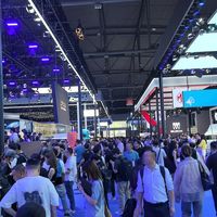 超豪华品牌集体缺席成都车展，传统豪车卖不动了