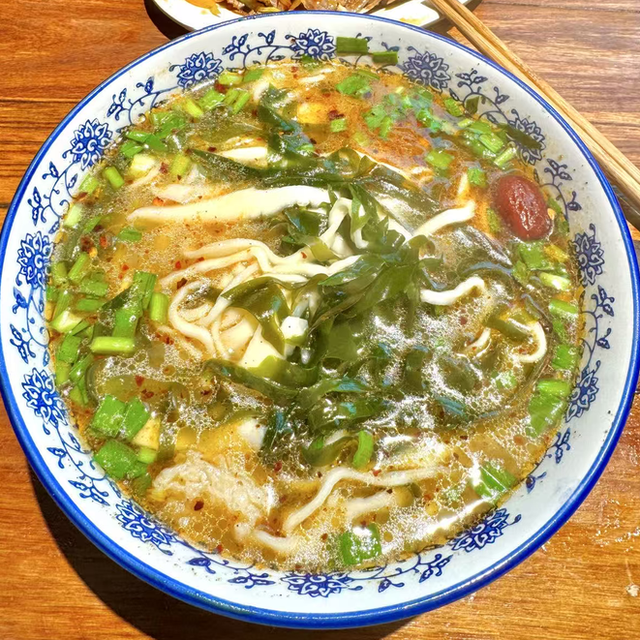 一碗烩面里的中原：河南人把性格，都揉进了这碗面里