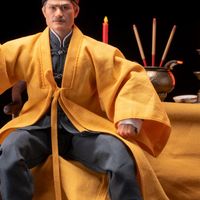 41年后，英叔以“手办”归来：林正英「黄衣侠」售罄涨价，怎么选、怎么避坑？
