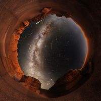 流星雨过去了，银河还在档期里：夏季拍星的最后一个月，先看月相再出门