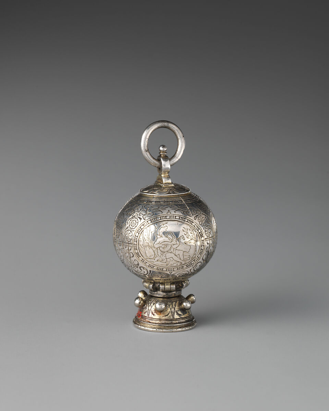16世纪镂金银质香球 pomander