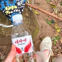 冲锋衣成了"市服"：这不是审美降级，是穿衣终于讲道理了