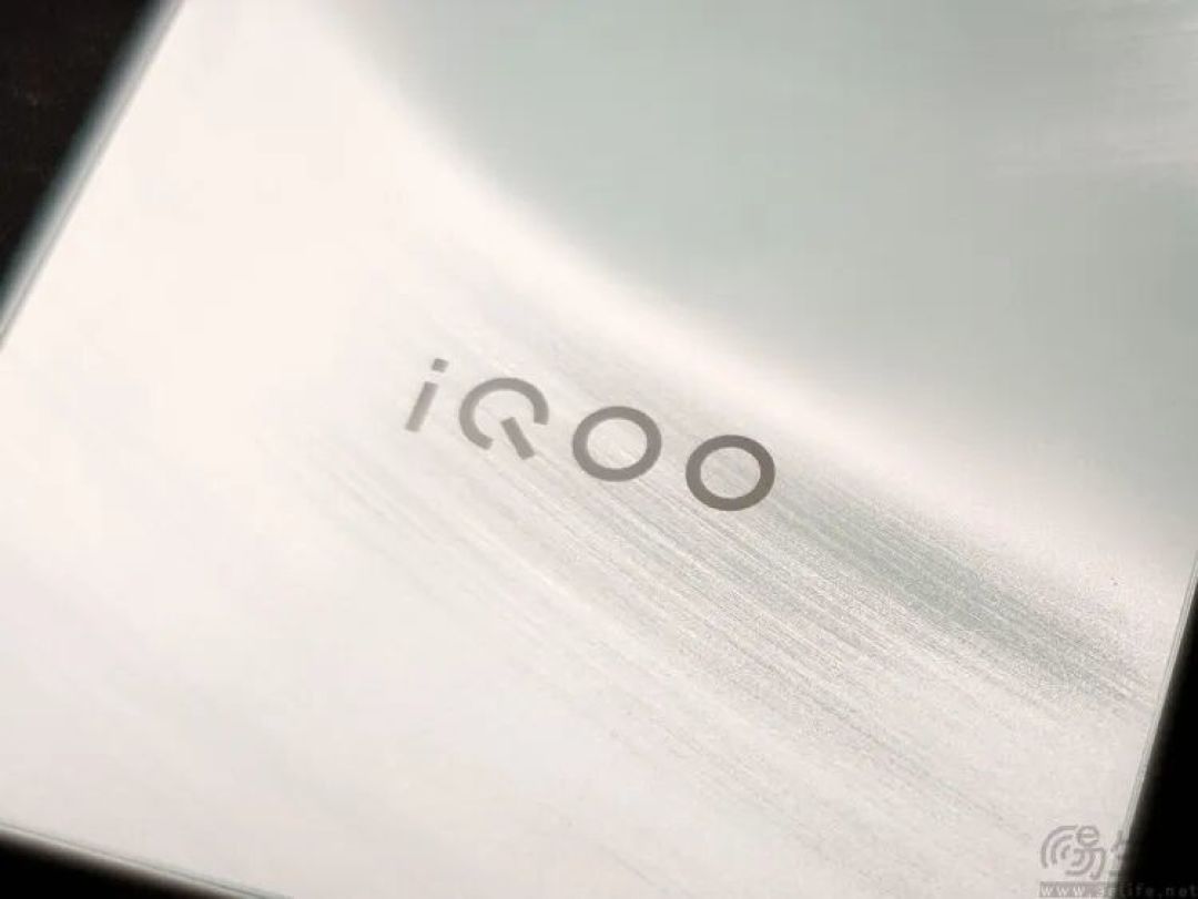 iQOO Z11S首发体验：实用向机型也有硬件创新