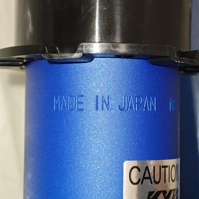 一半人说KYB减震没有假货，一半人说假货泛滥：翻完KYB的产地门道，我知道该怎么买了
