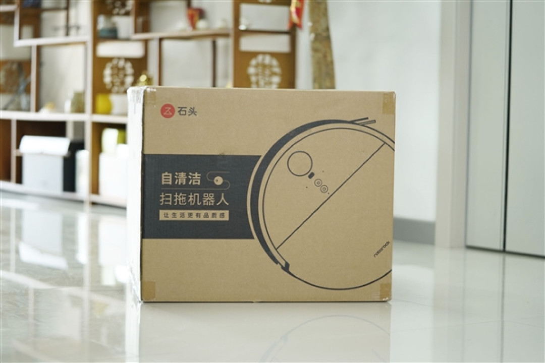 行业最薄的滚筒扫地机器人!石头P30 Pro图赏