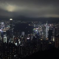城市扫街第一支镜头，28mm还是35mm？吵完这一架，顺便查了下行情