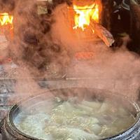 刘雨鑫带火的"无名地锅鸡"一天只出20锅：去周口之前，先算三笔账