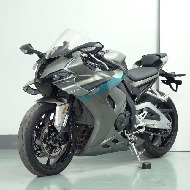 珠峰凯越官宣650RR征战明年WSBK：张雪刚拿到60亿估值，这台四缸仿赛值得等吗