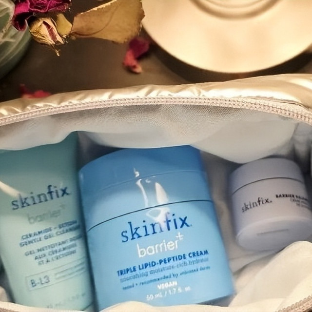 脸干到紧绷还反复泛红  保湿水乳这样选：温和不刺激是首要前提