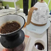 粕谷哲的新十段冲煮法，有人冲出糖浆，有人冲出洗澡水：翻了几十条实测后，我们把坑找到了