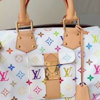 专柜断货、回收商抢发行情：LV×村上隆白三彩的二手价，现在能信几分？