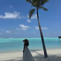 度假风穿搭进入清仓季：哪些值得反季捡，哪些便宜也别碰