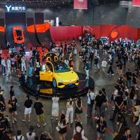 成都车展岚图展台藏了一套隐藏玩法：知音币换盲盒，有人已踩坑