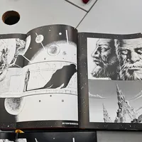 《三体》20周年典藏把最难的工艺题抛给了读者：14张手绘插画，拉页还是对开？