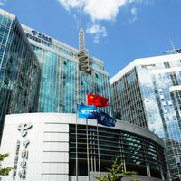 中国电信上半年净利下滑14.9%,每股分红也少了:这股息还值不值得吃,先分清三本账