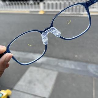 孩子戴星趣控涨了散光，要不要换镜片？翻完30多条真实复查记录，我想明白了