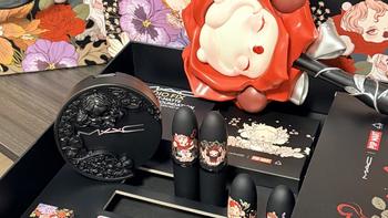 七夕第二天，MAC×SKULLPANDA联名就被“拆着卖”了：手持镜60元、口红帽单出，只想要娃的不必扛整套礼盒