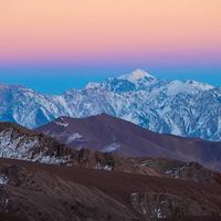 这周新华社专门给“昆仑”发了份智库报告:山海经的下一波热度是昆仑,免费现场就在西宁,附避坑点
