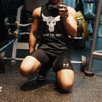 牛头背心也卖到十月：健身房里穿的那件，还值不值得再添两件？