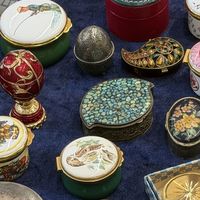 15镑能捡维多利亚胸针，也能买回一盒碎珠子：海外买西洋古董小件，四条渠道各有各的淘法