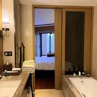订的是凯悦，到店已不是凯悦：2026酒店摘牌大年，一半是会员的坑，一半是捡漏的价