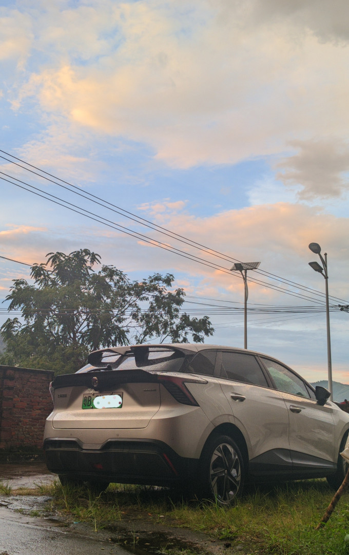 名爵新能源车