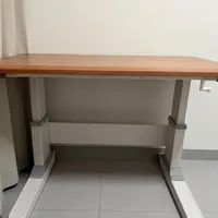 品牌学习桌两三千起，爆帖DIY只要几百块：开学还剩11天，下单前先算明白这笔账