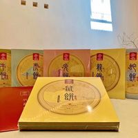 做旧老白茶泛滥？把六妙的产品线和真实价格拆给你看：品牌茶的“年份保险费”，哪部分值得交