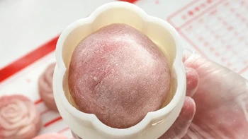 没有烤箱就不能做月饼？空气炸锅、冰皮、蛋挞皮三条路线对比，连工具清单都给你列好了