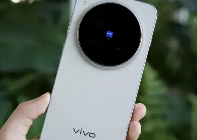 vivo X500系列10月发布：2nm芯片+双2亿像素+8200mAh，5299元起