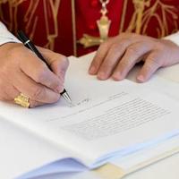 教宗良十四世发了史上首份AI通谕：4.2万字说了什么、哪里传歪了、不同人怎么读