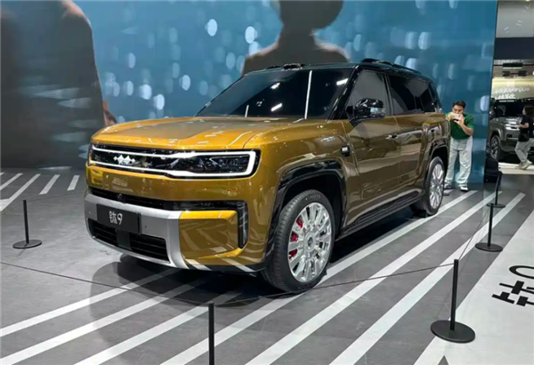 6座大型SUV!方程豹钛9成都车展首发 :续航超2300公里